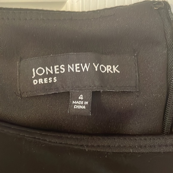 Black dress - Picture 3 of 3